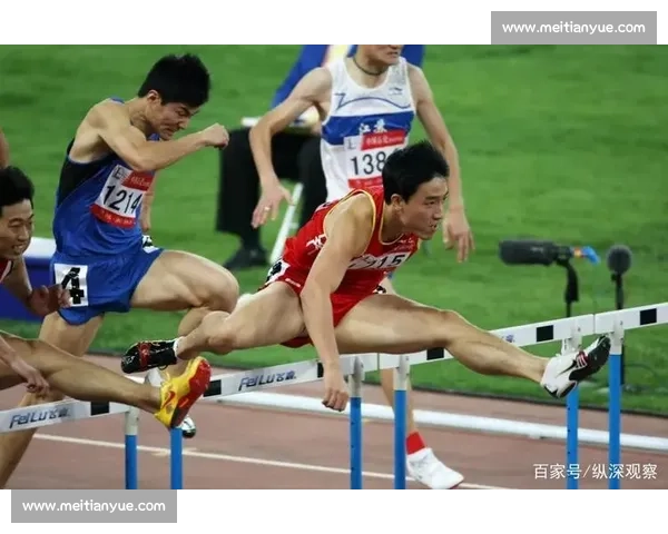回顾刘翔巅峰跨栏瞬间展现速度与激情的精彩比赛视频解析全景重温
